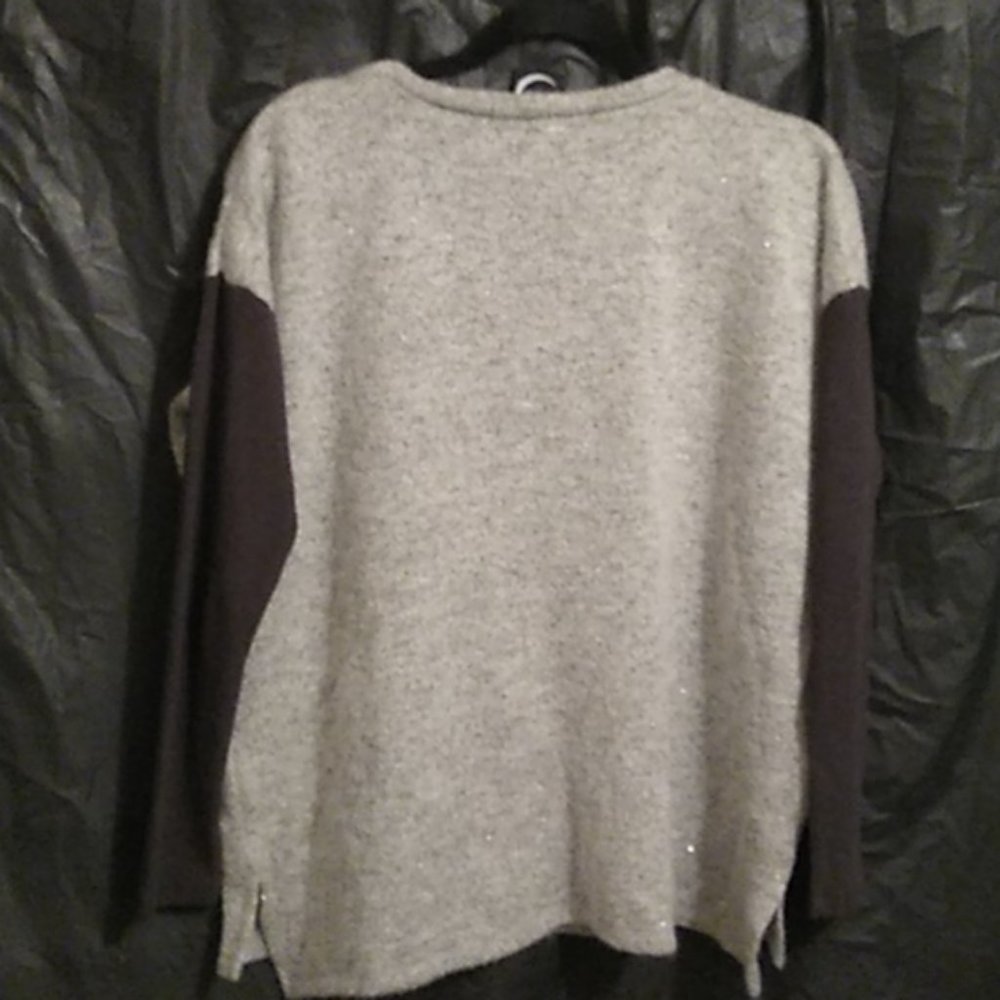 August Moon grey sweater with gold metallic threda